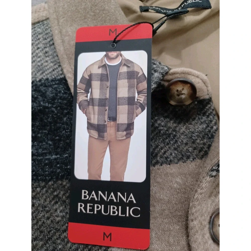 Banana Republic Men's Plaid Shirt Jacket In A Tan and Black Color Scheme. Size M